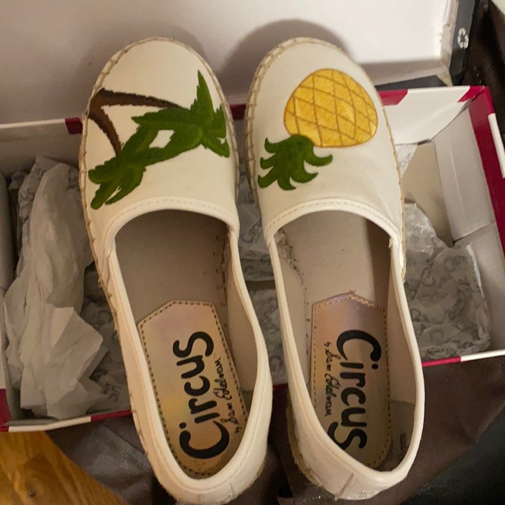 Circus Sam Edelman pineapple palm loafer